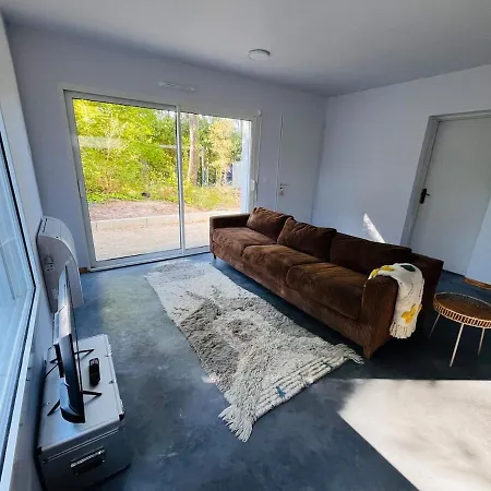 아파트 Forest Garden Retreat With Pool Near The 세노스