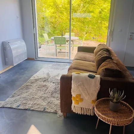 Modern With Private Garden & Shared Pool *